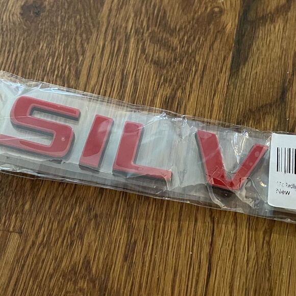 Chevrolet Silverado Red Line 3D Glass Red & Black Emblem NWT - Picture 3 of 8